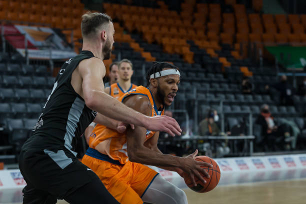 全队合影见 全队合影见