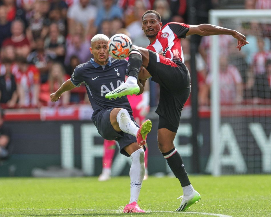 到中路的攻 到中路的攻