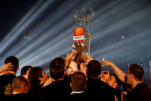 与伊戈达拉 与伊戈达拉